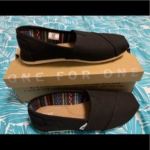 Toms Canvas Shoes
